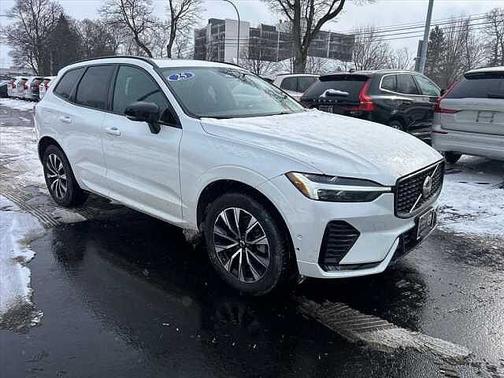 2025 Volvo XC60 Plus