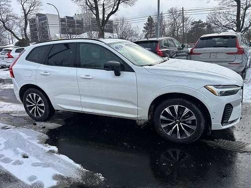 2025 Volvo XC60 Plus