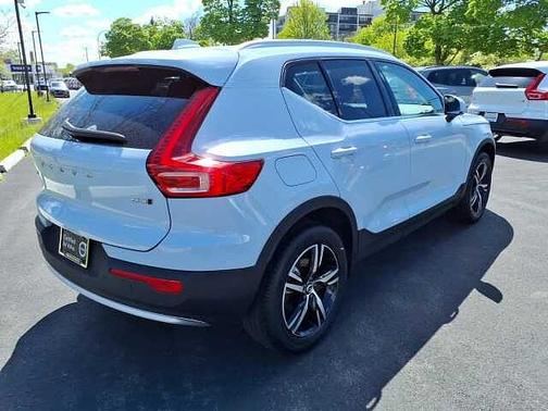 Cloud Blue 2025 Volvo XC40 Core