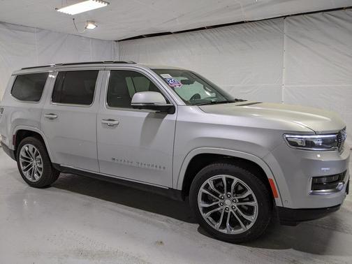 Photo 2 of 41 of 2022 Jeep Grand Wagoneer Series II