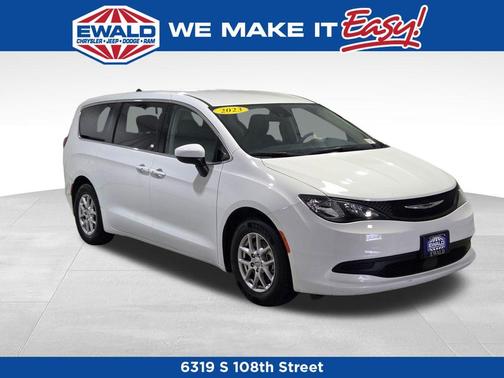 Bright White Clearcoat 2023 Chrysler Voyager LX