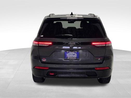 2022 Jeep Grand Cherokee Trailhawk