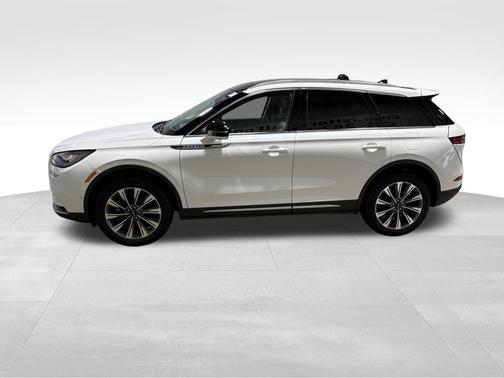 White Metallic 2022 Lincoln Corsair Reserve