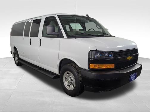 2022 Chevrolet Express 3500 LS