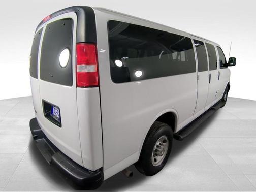2022 Chevrolet Express 3500 LS