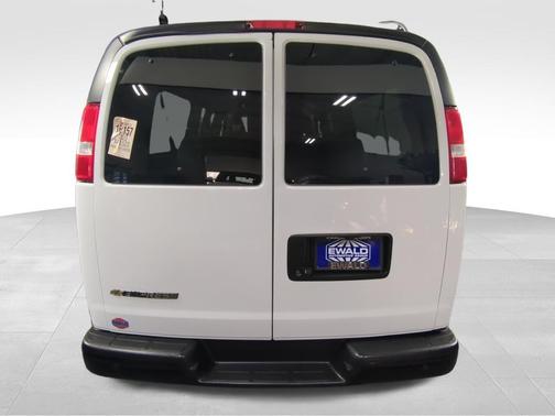 2022 Chevrolet Express 3500 LS