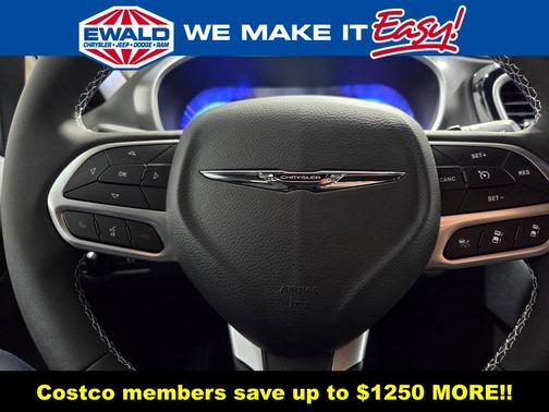 Bright White Clearcoat 2026 Chrysler Pacifica Select