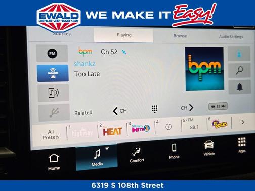 2026 Chrysler Pacifica Select