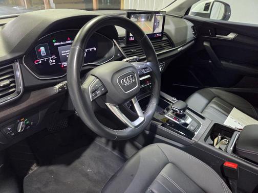 2022 Audi Q5 45 S line quattro Premium