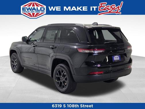 2025 Jeep Grand Cherokee Laredo