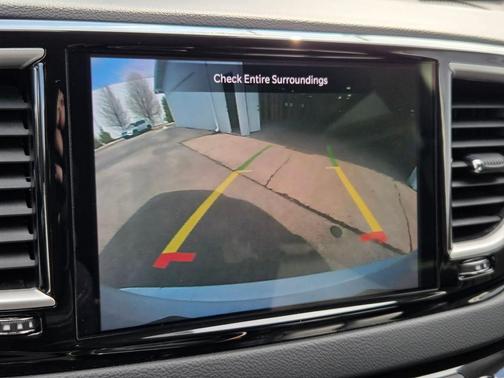 2023 Chrysler Pacifica Touring-L