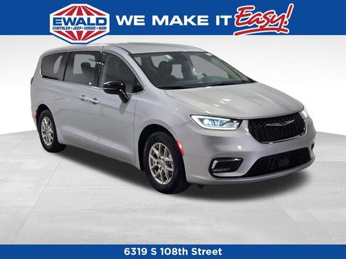 2024 Chrysler Pacifica Touring-L