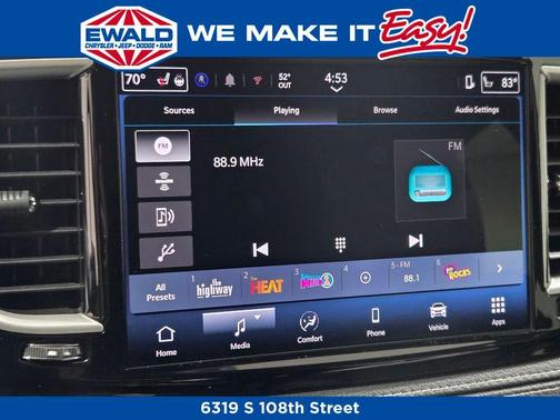 2026 Chrysler Pacifica Select