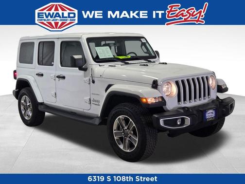 Bright White Clearcoat 2022 Jeep Wrangler Unlimited Sahara
