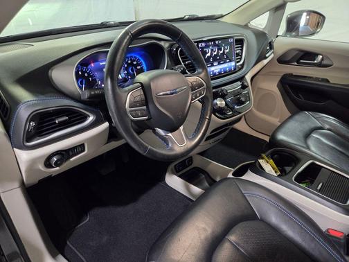 Granite Crystal Clearcoat Metallic 2021 Chrysler Pacifica Touring-L