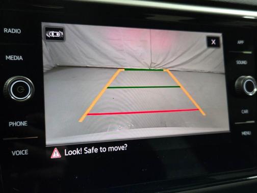 2023 Volkswagen Atlas Cross Sport 2.0T SE w/Technology