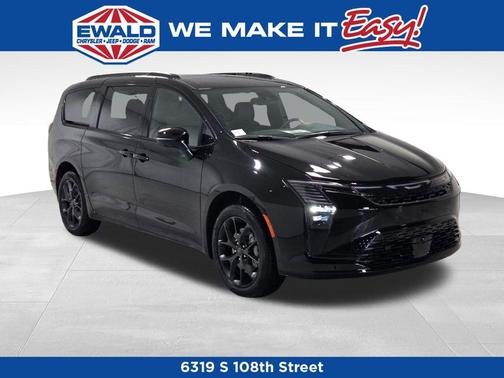 Diamond Black 2027 Chrysler Pacifica LIMITED