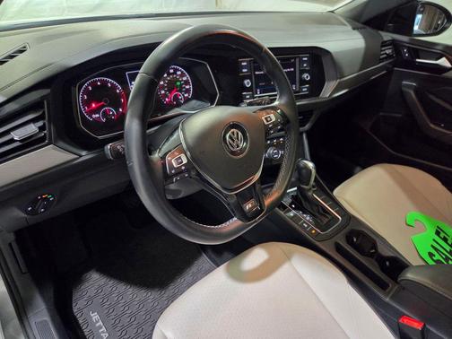 Pyrite Silver Metallic 2019 Volkswagen Jetta 1.4T R-Line