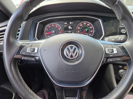 Pyrite Silver Metallic 2019 Volkswagen Jetta 1.4T R-Line