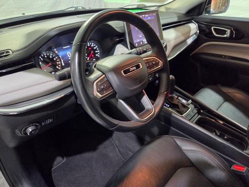 Bright White Clearcoat 2022 Jeep Compass Limited