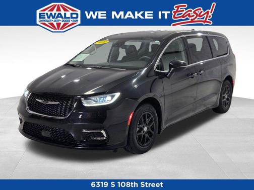 2023 Chrysler Pacifica Touring-L