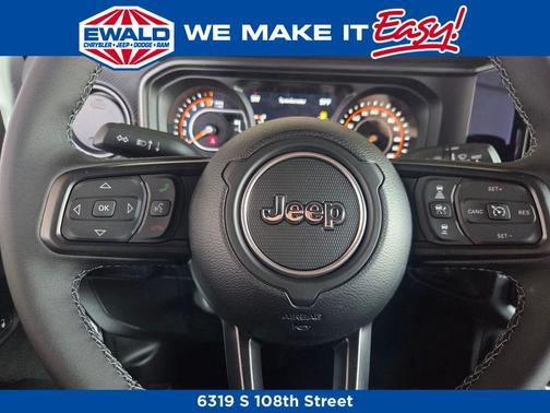 Bright White Clearcoat 2026 Jeep Gladiator Mojave