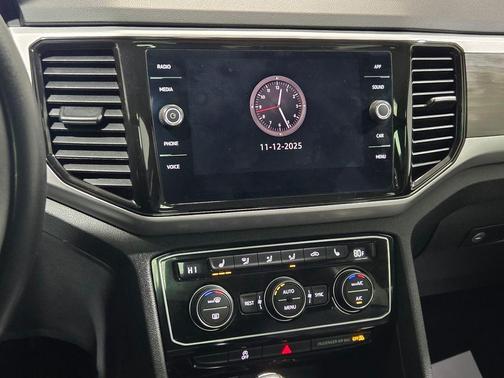 2022 Volkswagen Atlas 3.6L SE w/Technology