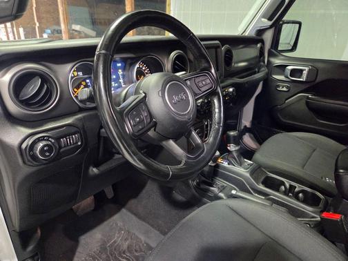 2021 Jeep Gladiator Sport