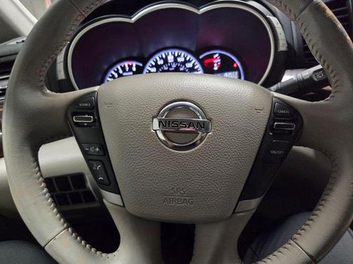 2015 Nissan Quest SV