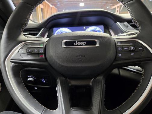 2024 Jeep Grand Cherokee L Laredo