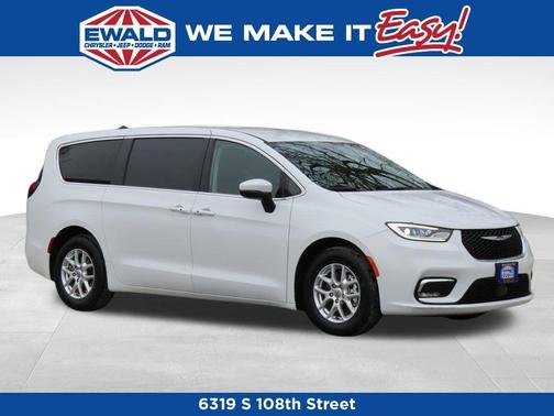 2023 Chrysler Pacifica Touring-L