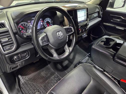 Bright White Clearcoat 2022 RAM 1500 Laramie