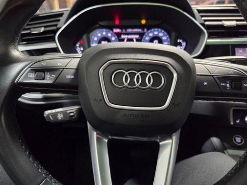 2024 Audi Q3 45 S line Premium