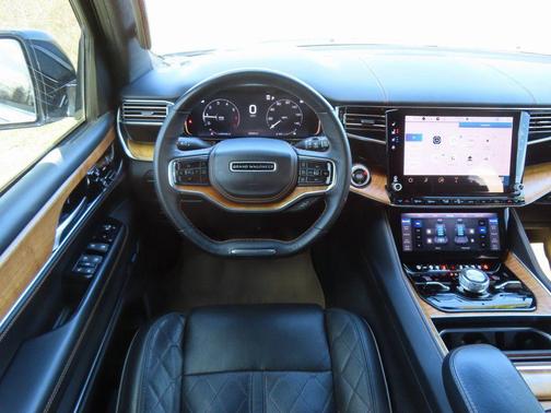 Metallic 2023 Jeep Grand Wagoneer Series III