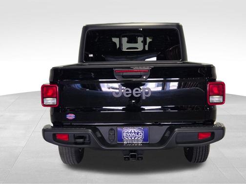 2024 Jeep Gladiator Sport
