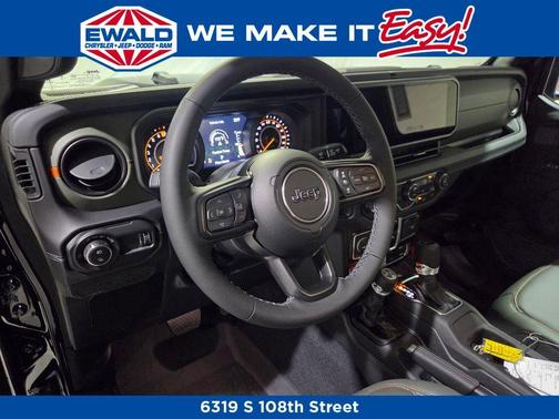 Black Clearcoat 2026 Jeep Gladiator Mojave