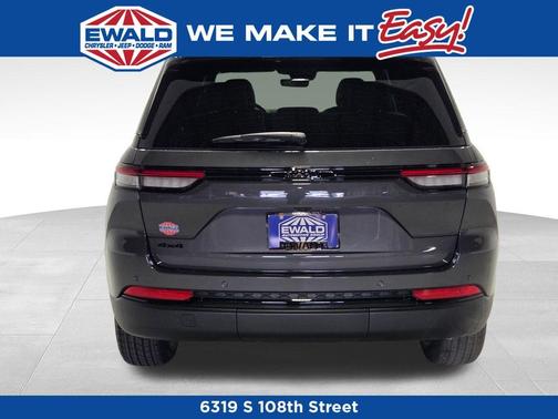 2025 Jeep Grand Cherokee Laredo