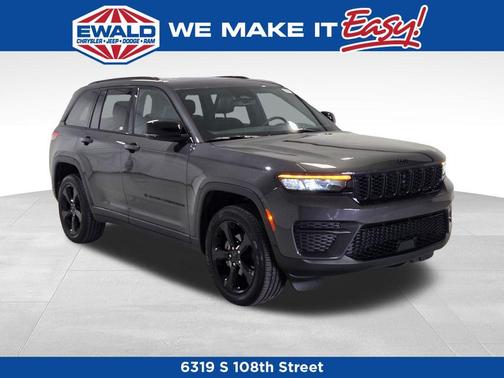 Metallic 2023 Jeep Grand Cherokee Altitude