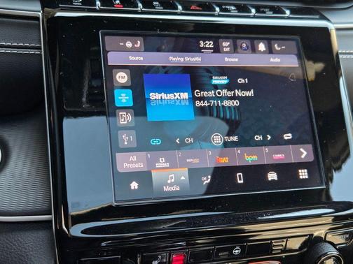 Metallic 2023 Jeep Grand Cherokee Altitude