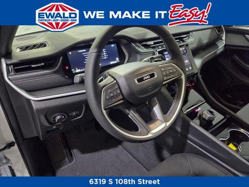 Bright White Clearcoat 2026 Jeep Grand Cherokee Laredo X