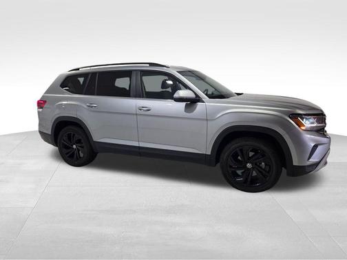 2022 Volkswagen Atlas 3.6L SE w/Technology