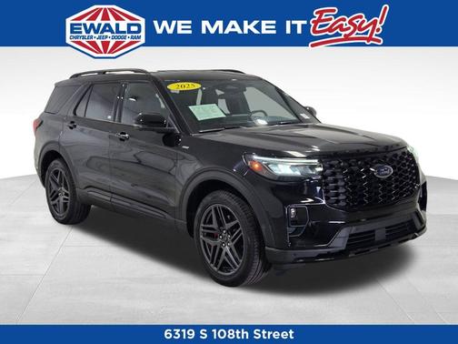 Black Metallic 2025 Ford Explorer ST-Line