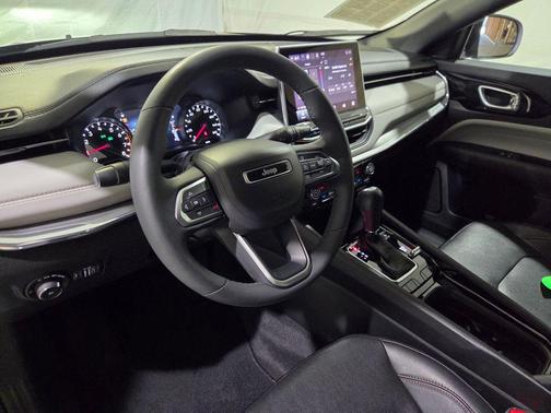 Granite Crystal Clearcoat Metallic 2023 Jeep Compass Limited