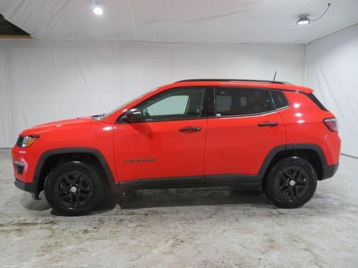 Photo 3 of 27 of 2018 Jeep Compass Sport