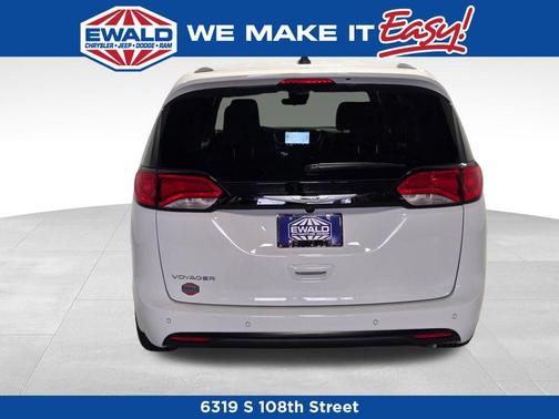 2026 Chrysler Voyager LX