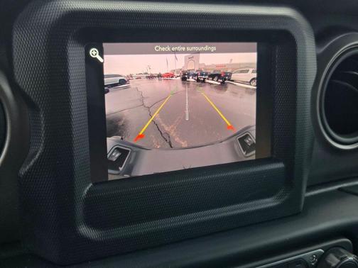 2023 Jeep Gladiator Sport