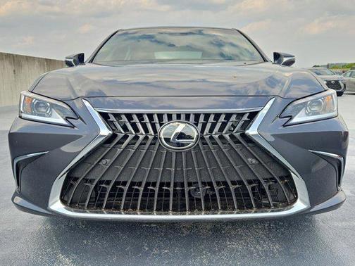 2025 Lexus ES 300h Base