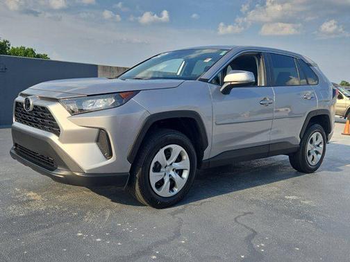 2022 Toyota RAV4 LE