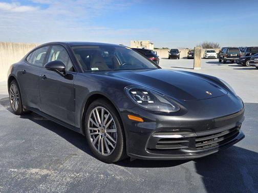 2017 Porsche Panamera 4