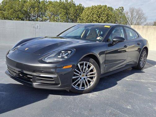 2017 Porsche Panamera 4